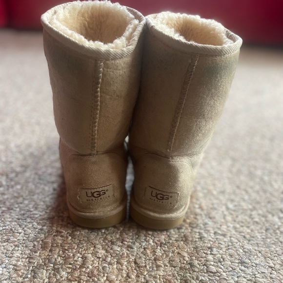 Tan Ugg boots - Picture 2 of 3